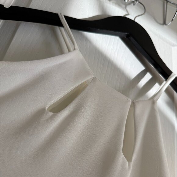 White Tank Top Neck Line Detail - Picture 3 of 3